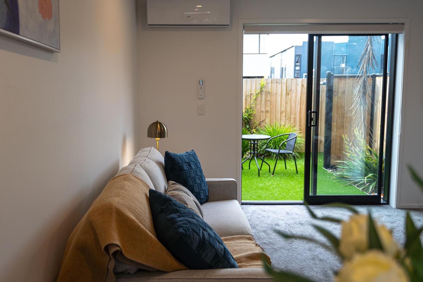 Modern 2 Bedroom Townhouse In Cbd With Parking! Sleeps 5 Christchurch Exteriér fotografie