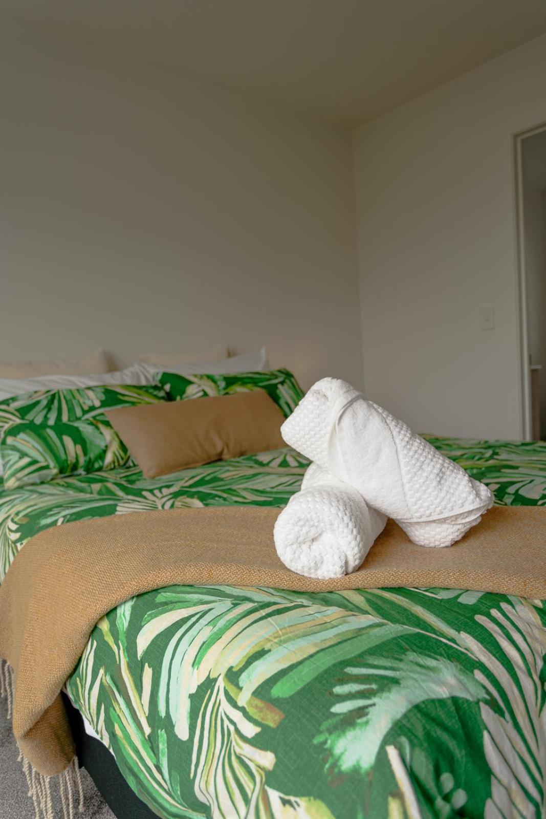 Modern 2 Bedroom Townhouse In Cbd With Parking! Sleeps 5 Christchurch Exteriér fotografie