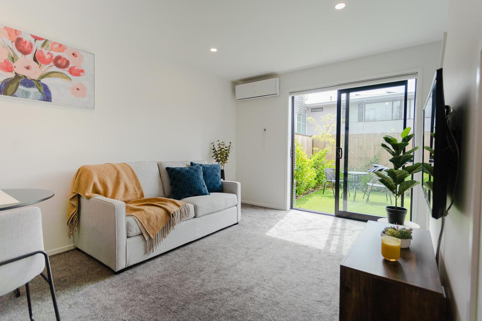 Modern 2 Bedroom Townhouse In Cbd With Parking! Sleeps 5 Christchurch Exteriér fotografie