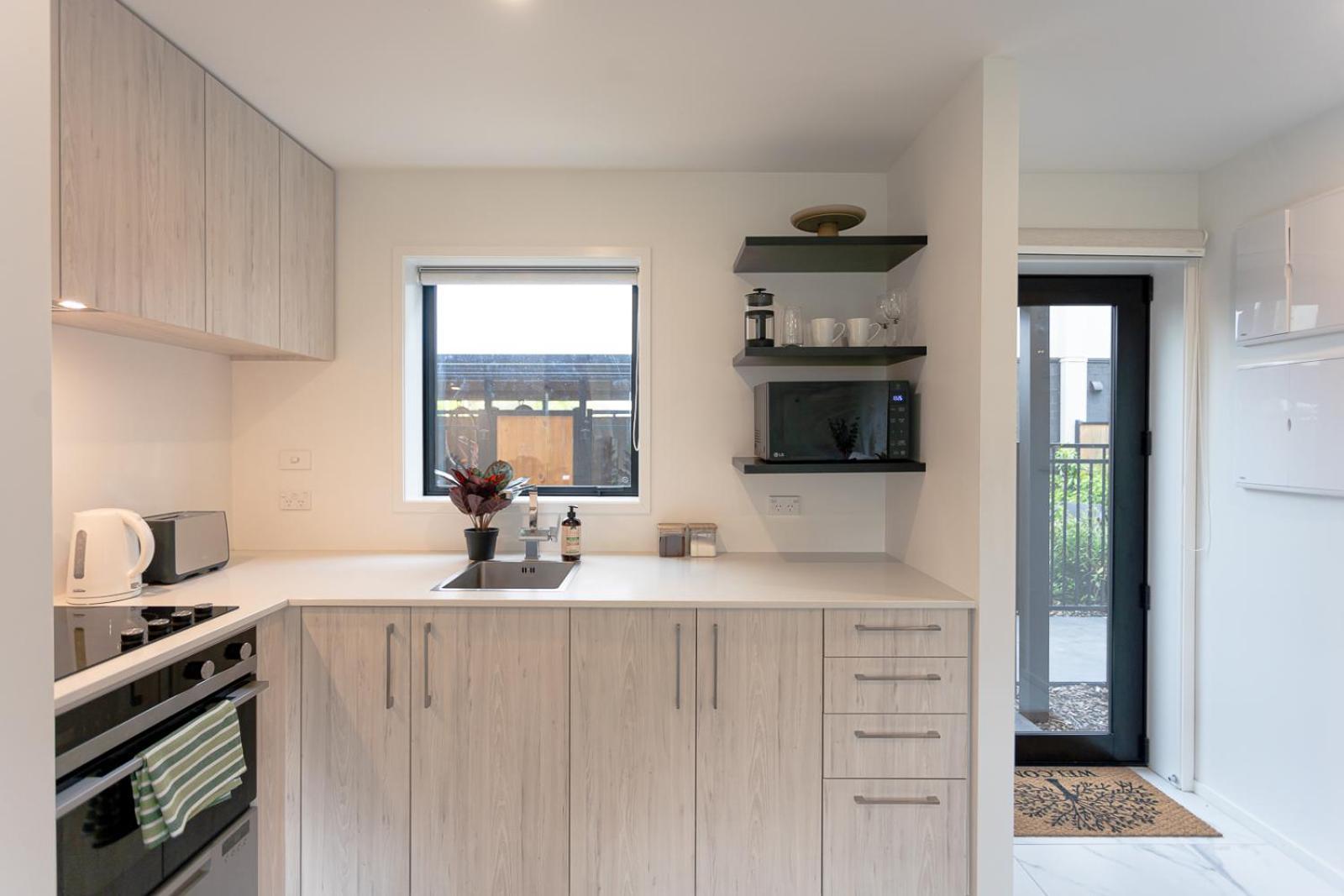 Modern 2 Bedroom Townhouse In Cbd With Parking! Sleeps 5 Christchurch Exteriér fotografie